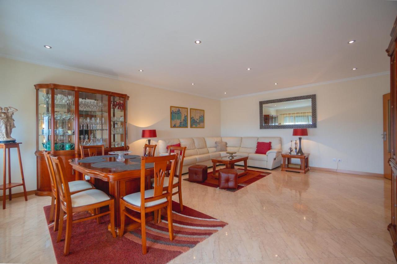 Large Modern Ponta Delgada Apartment Exterior foto
